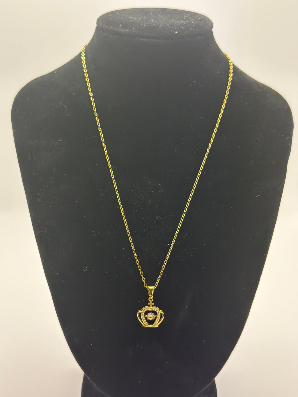 Elegant Gold Small Crown Pendant Necklace